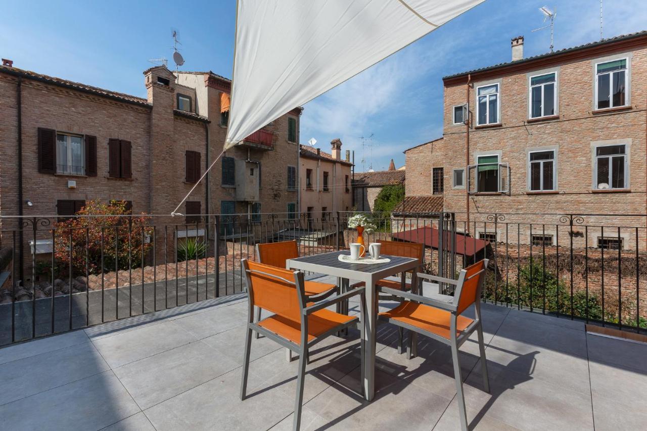 Ferrara Casa Dell'Archivolto Con Garage Apartment Exterior photo