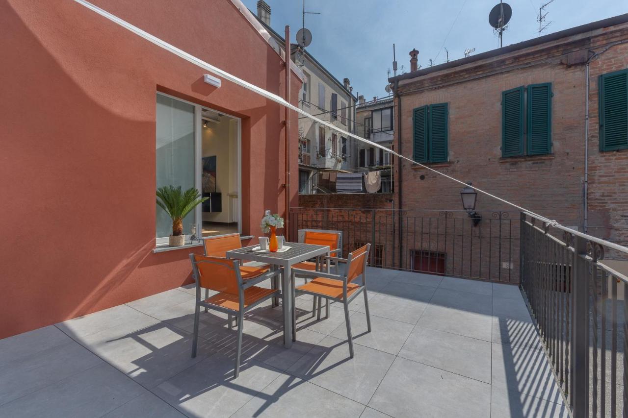 Ferrara Casa Dell'Archivolto Con Garage Apartment Exterior photo