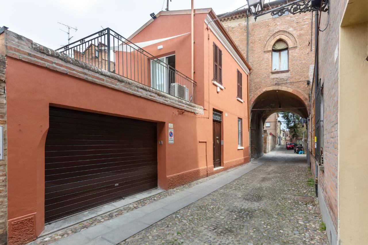 Ferrara Casa Dell'Archivolto Con Garage Apartment Exterior photo
