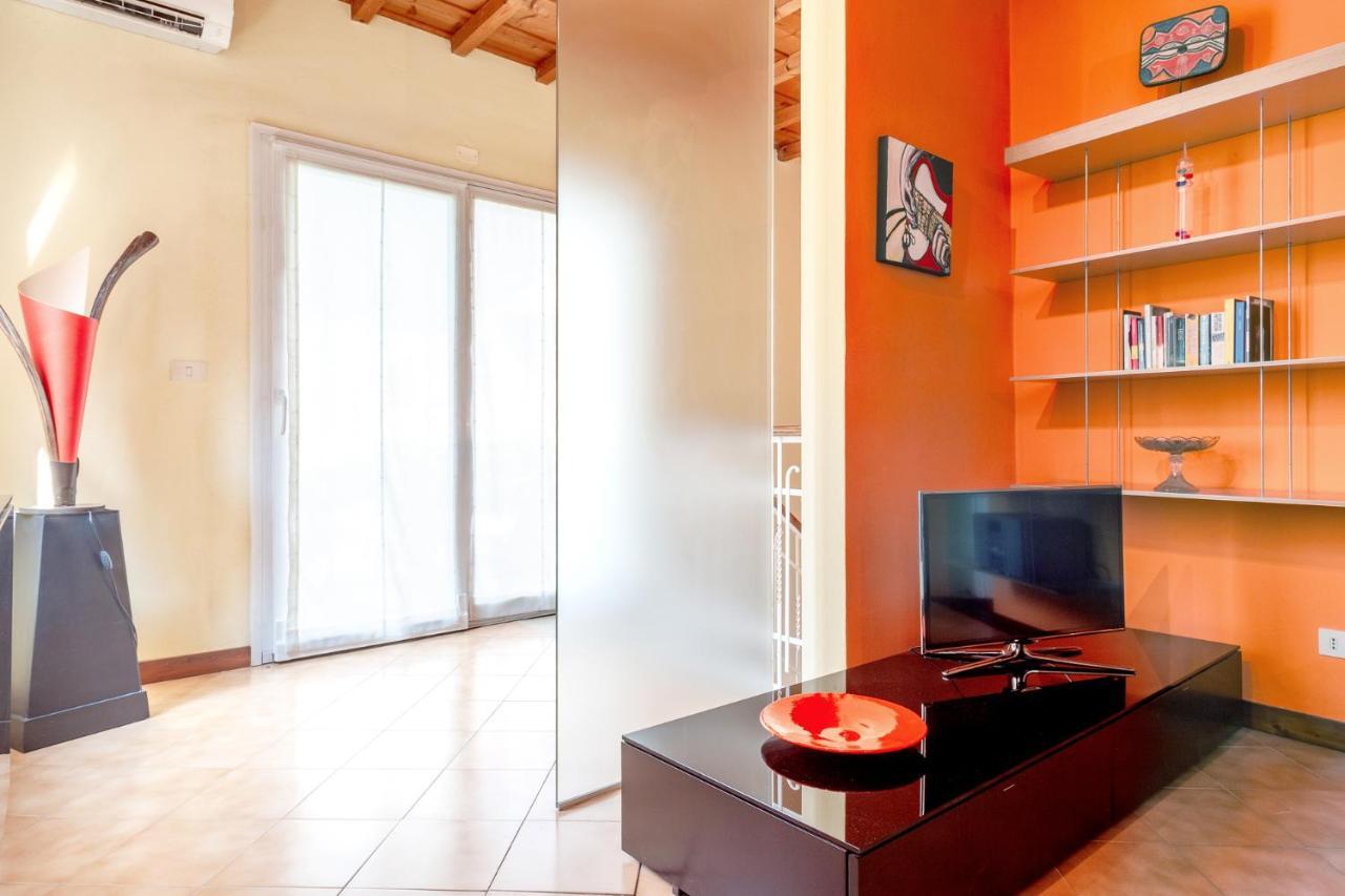 Ferrara Casa Dell'Archivolto Con Garage Apartment Exterior photo