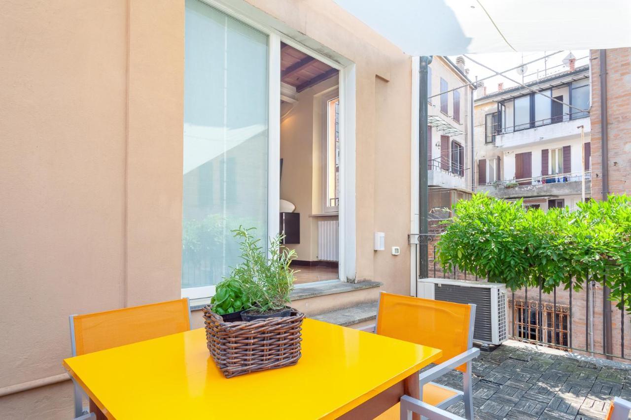 Ferrara Casa Dell'Archivolto Con Garage Apartment Exterior photo
