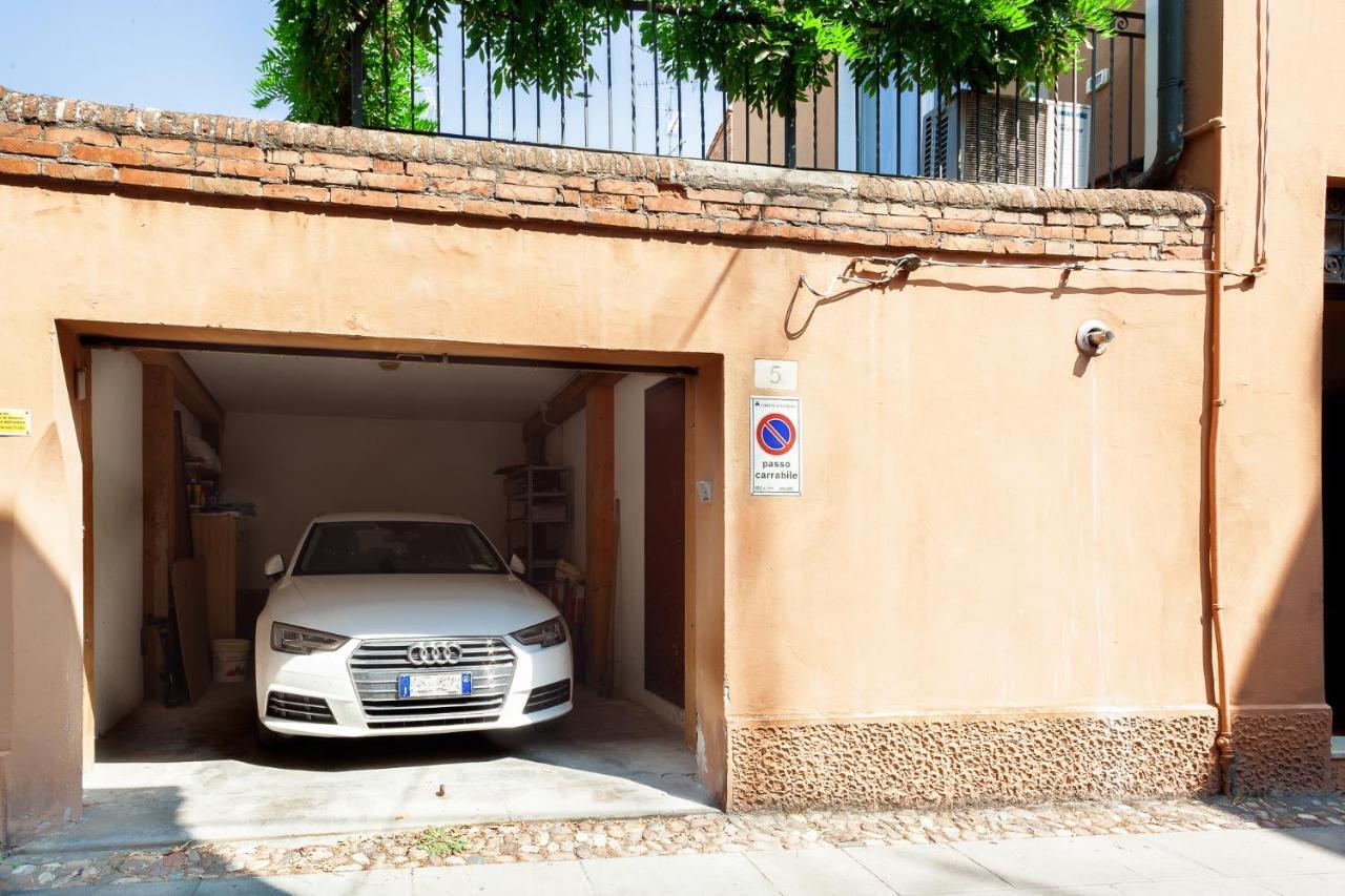 Ferrara Casa Dell'Archivolto Con Garage Apartment Exterior photo