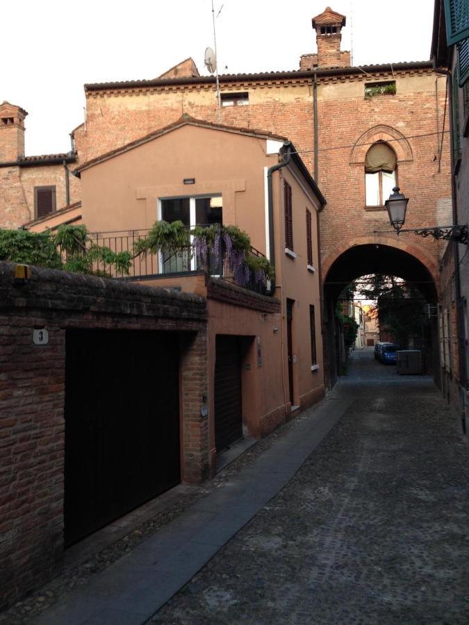 Ferrara Casa Dell'Archivolto Con Garage Apartment Exterior photo