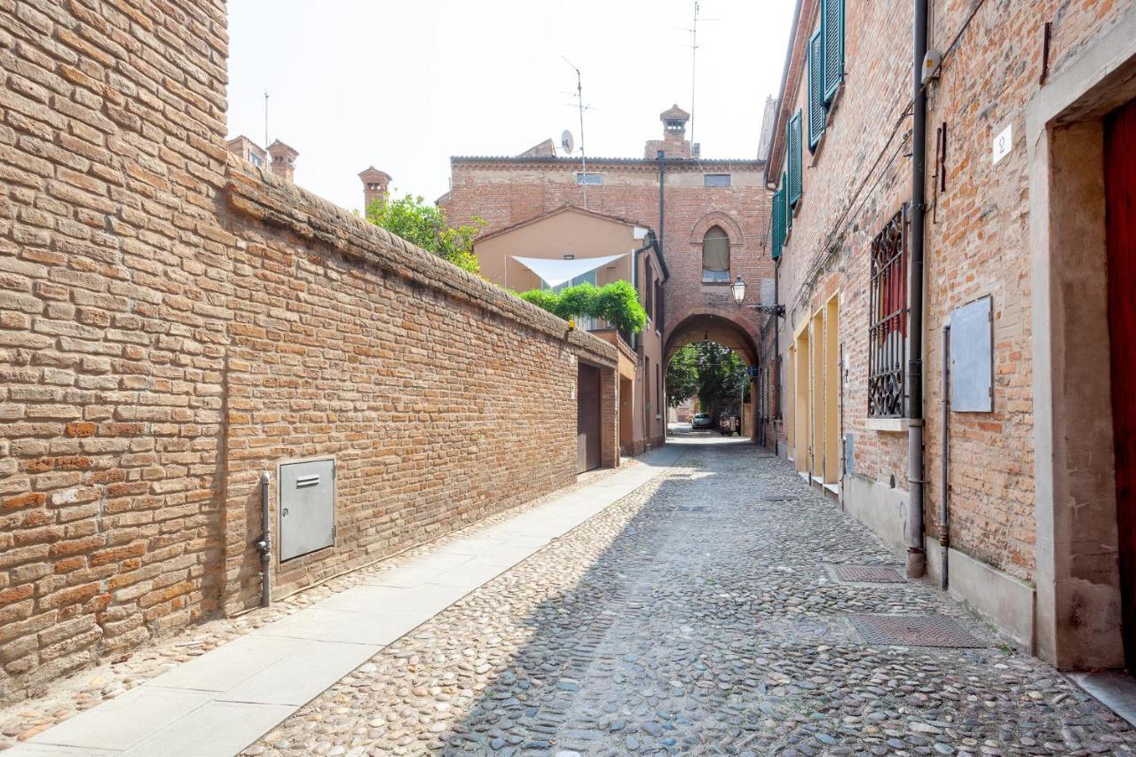 Ferrara Casa Dell'Archivolto Con Garage Apartment Exterior photo